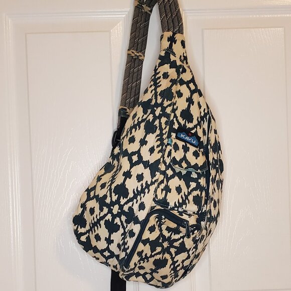 Kavu Rope Sling Pack Crossbody Bag with Adjustable Strap - Navy & Cream - Picture 1 of 6